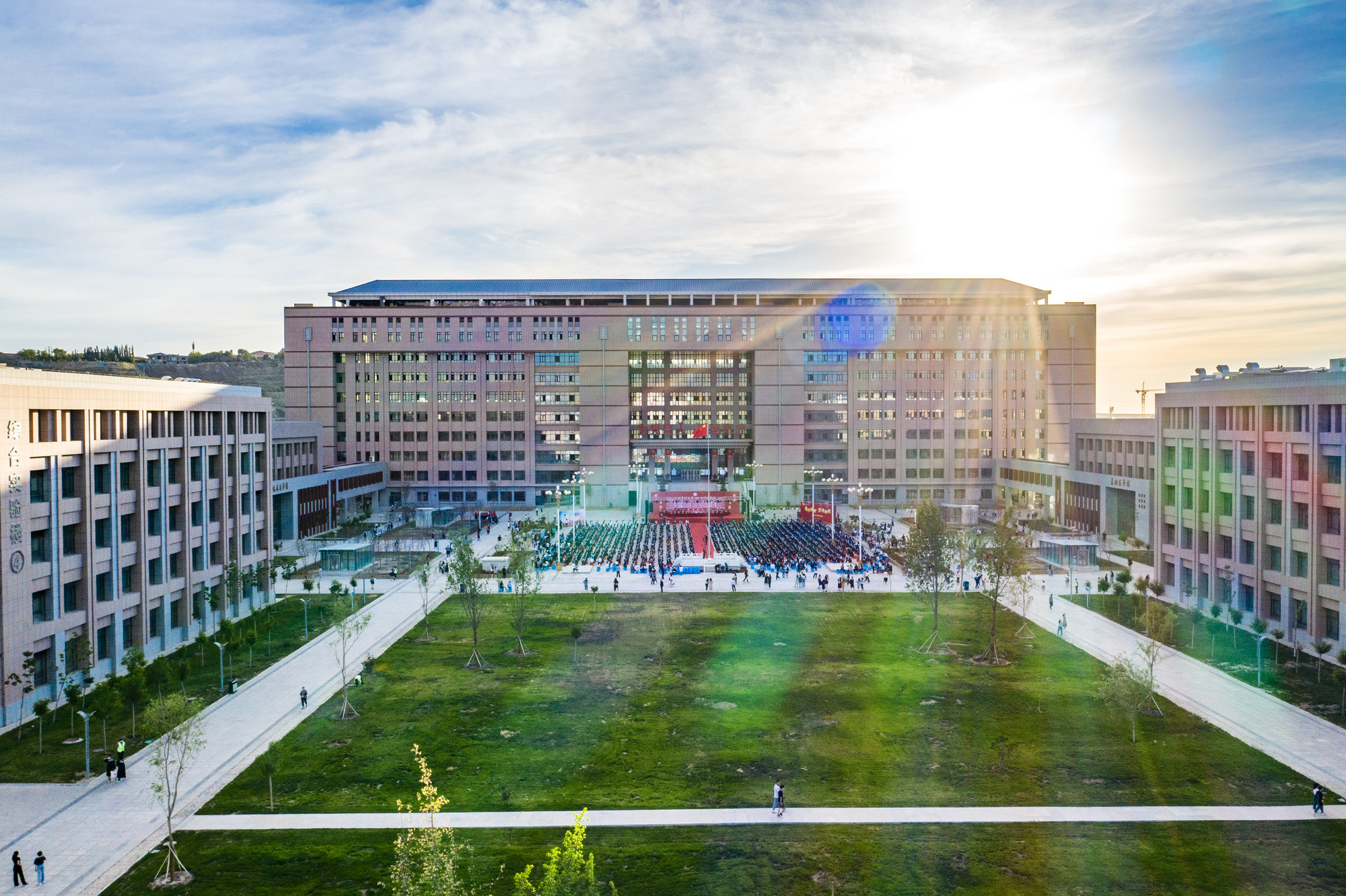 Xinjiang Medical University — Academic buildings and campus gathering