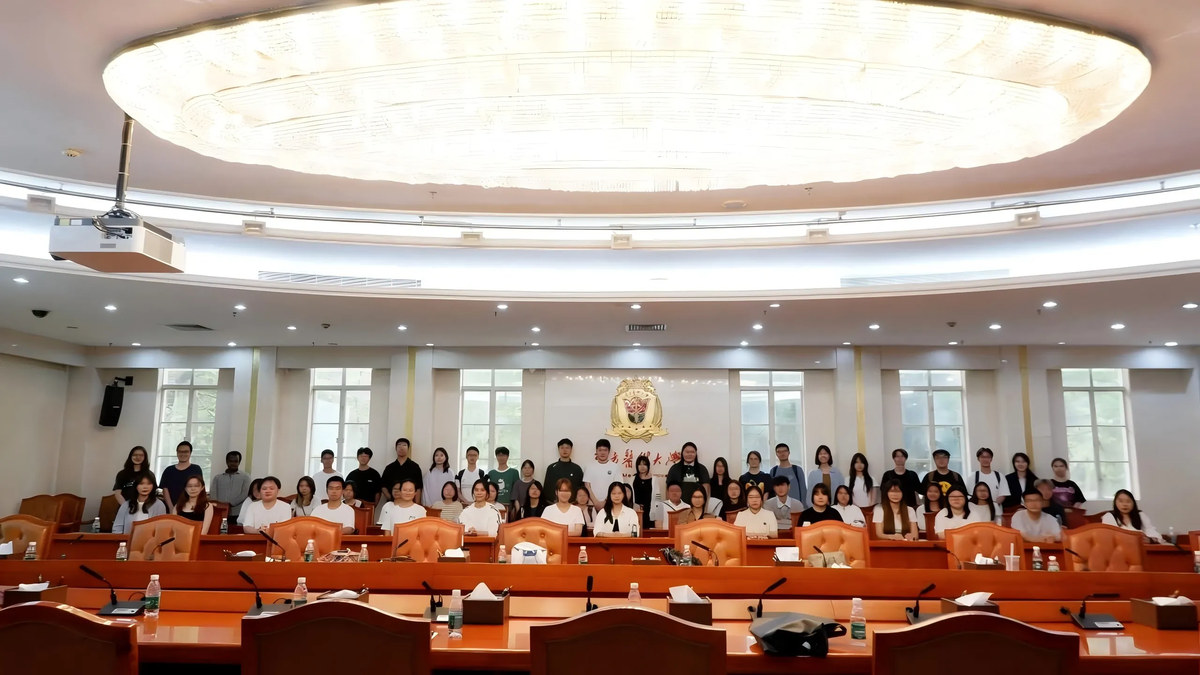 A regional synthetic-biology meeting hosted at Southern Medical University (2025).