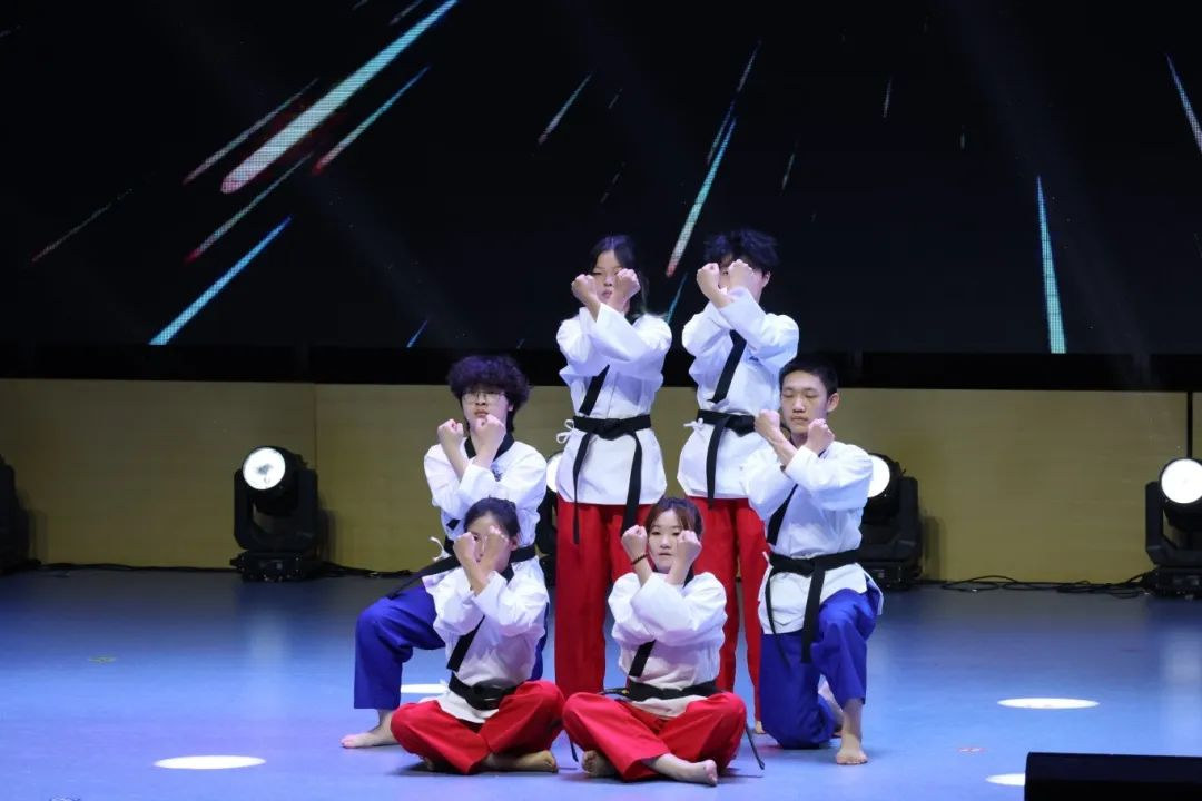 Chongqing Medical University — CQMU student club performance at Tongsheng Auditorium, Jinyun Campus, May 2025