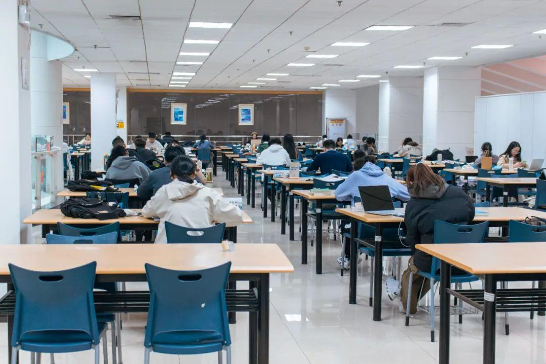 Fujian Medical University — University reading and study hall